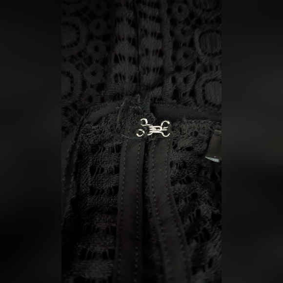 Women's Express Black Crochet Pleated Ruffle Blouse Long Sleeve Size Small EUC! - Picture 2 of 7